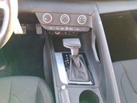 2024 Hyundai Elantra Essential IVT