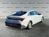 2024 Hyundai Elantra Essential IVT