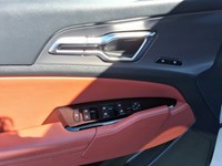 2023 Kia Sportage HEV SX AWD w/Red Interior