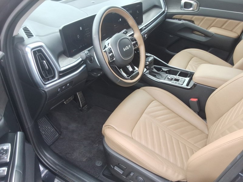 2025 Kia Sorento X-Line Limited AWD w/Black Interior