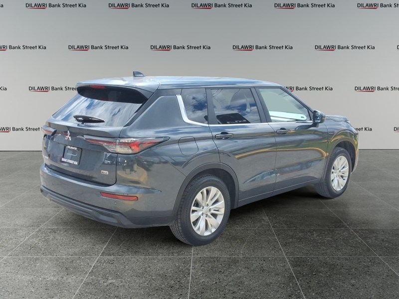 2025 Mitsubishi Outlander ES S-AWC