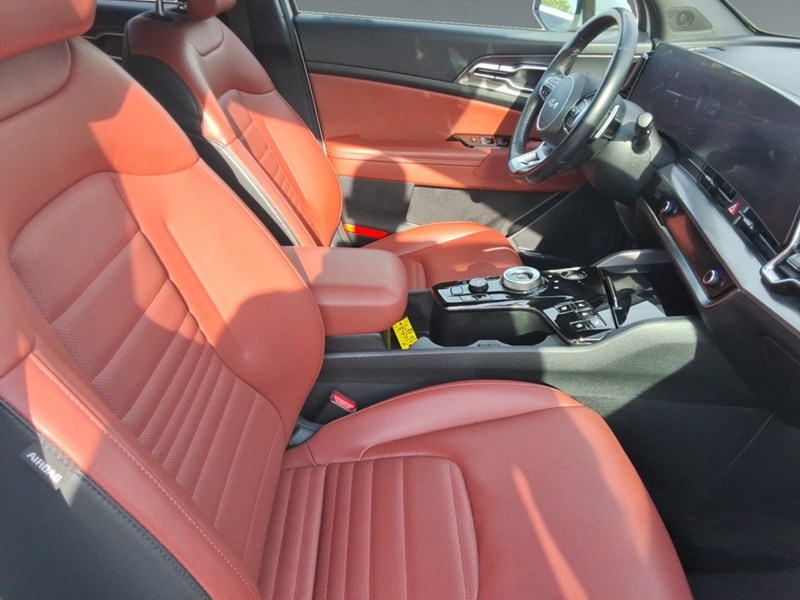 2023 Kia Sportage HEV SX AWD w/Red Interior