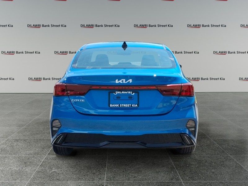 2023 Kia Forte EX IVT