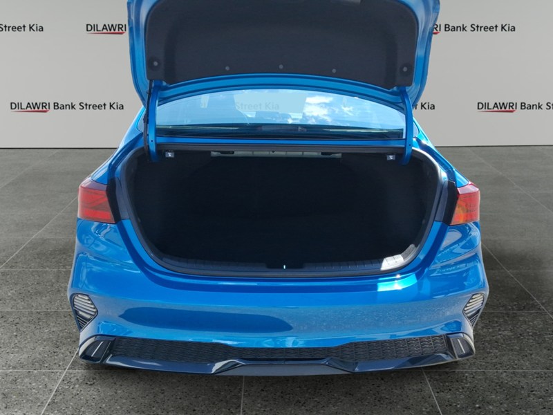 2023 Kia Forte EX IVT