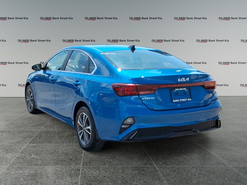 2023 Kia Forte EX IVT