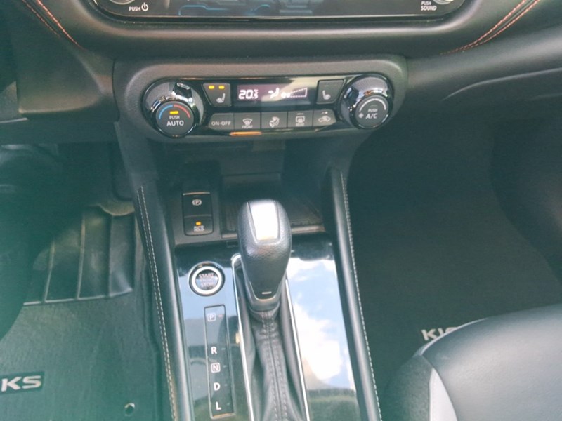 2023 Nissan Kicks SR FWD