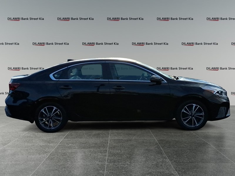 2022 Kia Forte EX IVT