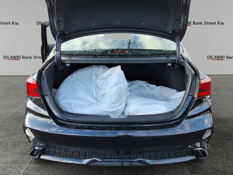 2022 Kia Forte EX IVT