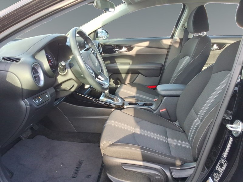 2022 Kia Forte EX IVT