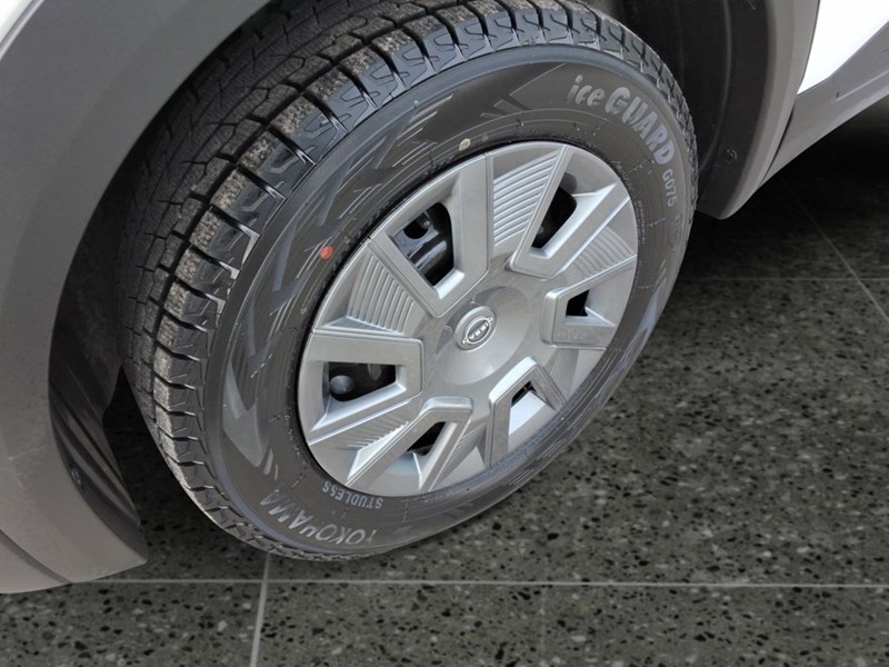 2025 Nissan Kicks S AWD