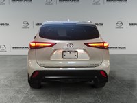 2022 Toyota Highlander XLE AWD - 2 Sets of Wheels Incl.