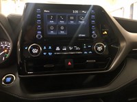 2022 Toyota Highlander XLE AWD - 2 Sets of Wheels Incl.