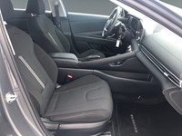 2024 Hyundai Elantra Essential IVT