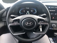 2024 Hyundai Elantra Essential IVT