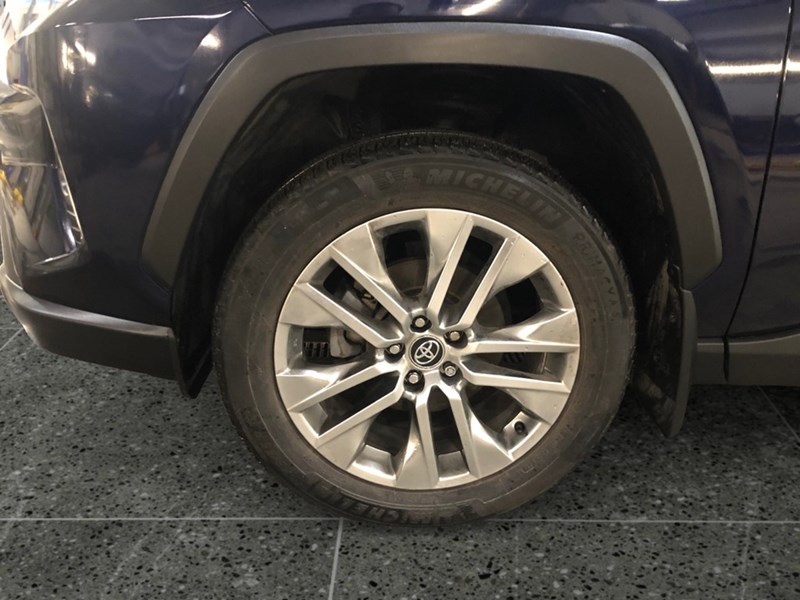 2019 Toyota RAV4 AWD XLE Premium | Leather & Sunroof