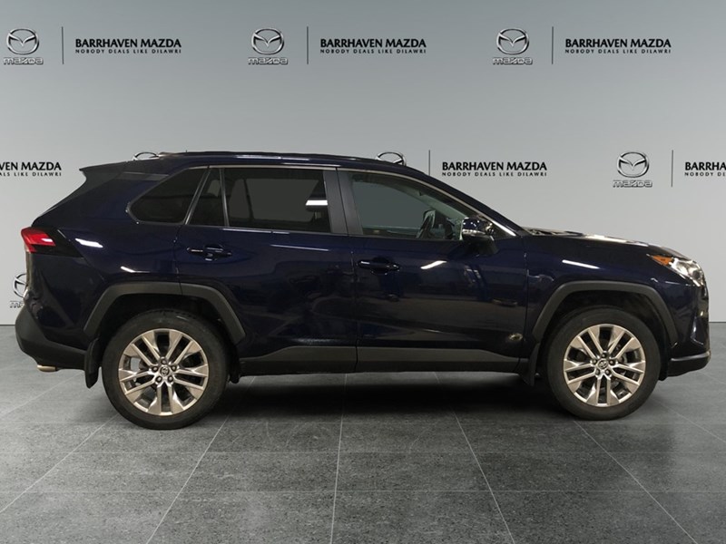 2019 Toyota RAV4 AWD XLE Premium | Leather & Sunroof