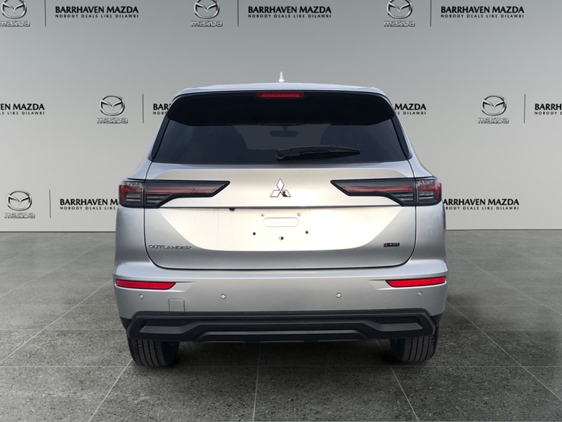 2025 Mitsubishi Outlander ES S-AWC