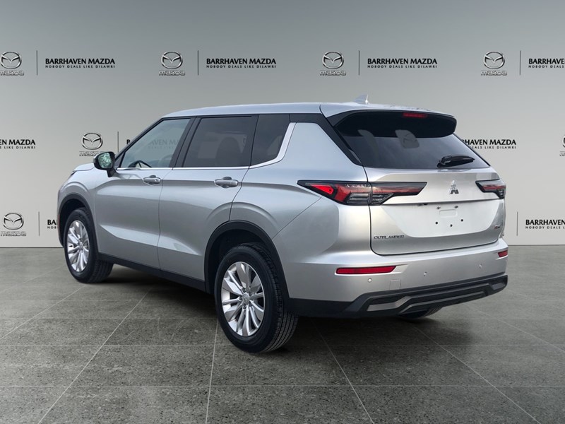 2025 Mitsubishi Outlander ES S-AWC