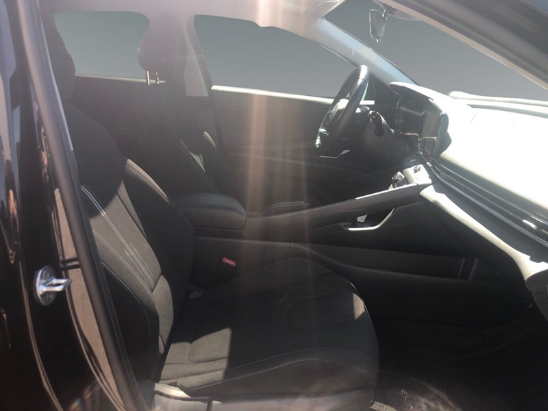2023 Hyundai Elantra Preferred IVT w/Tech Pkg