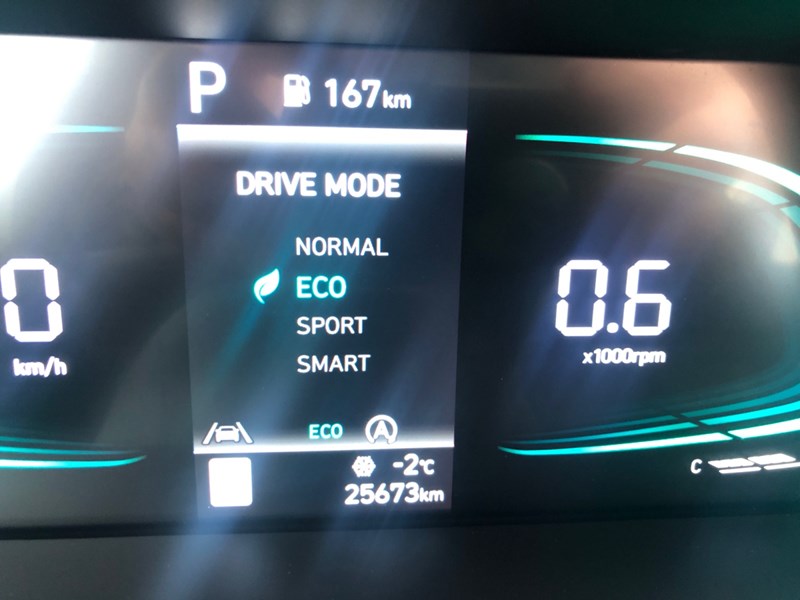 2024 Hyundai Elantra Essential IVT