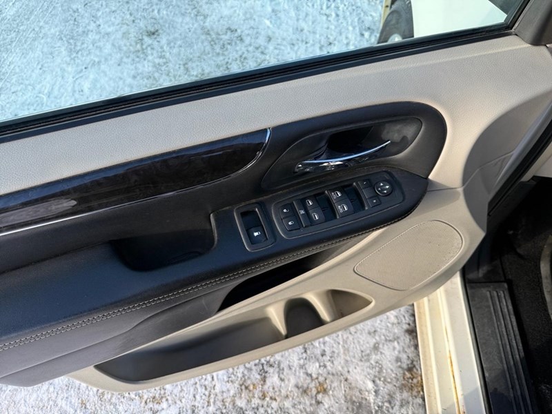 2013 Chrysler Town &amp; Country Touring