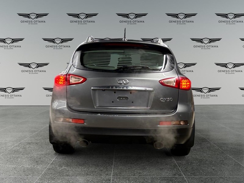 2015 INFINITI QX50 Base