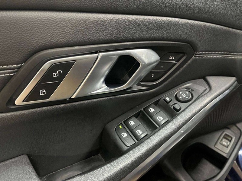 2019 BMW 330 i xDrive