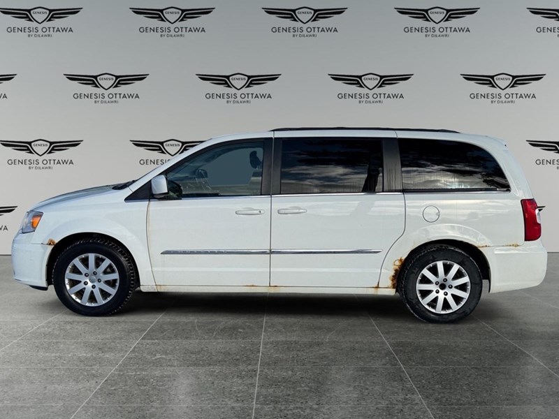 2013 Chrysler Town &amp; Country Touring