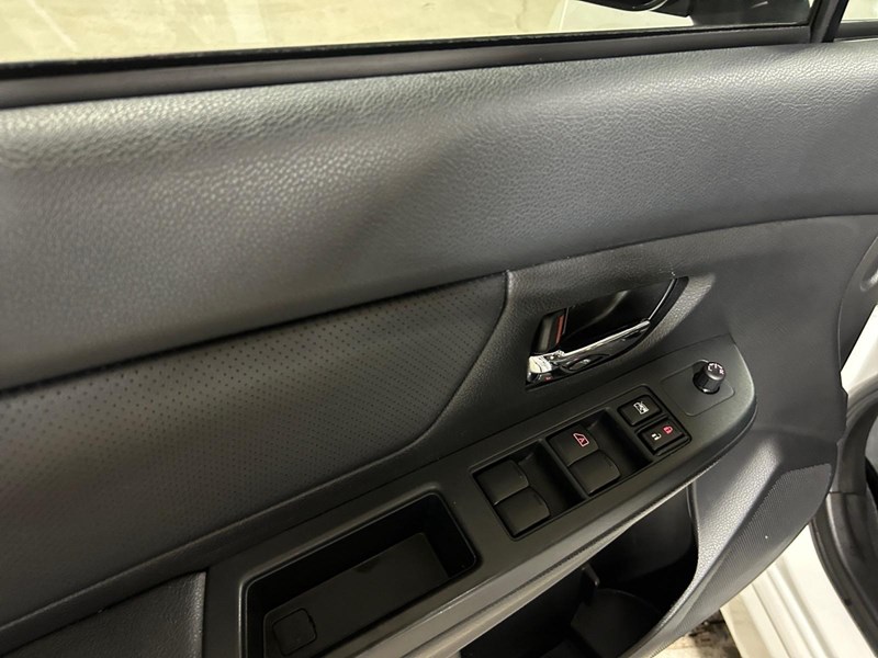 2013 Subaru Impreza 2.0i Limited Package (CVT)