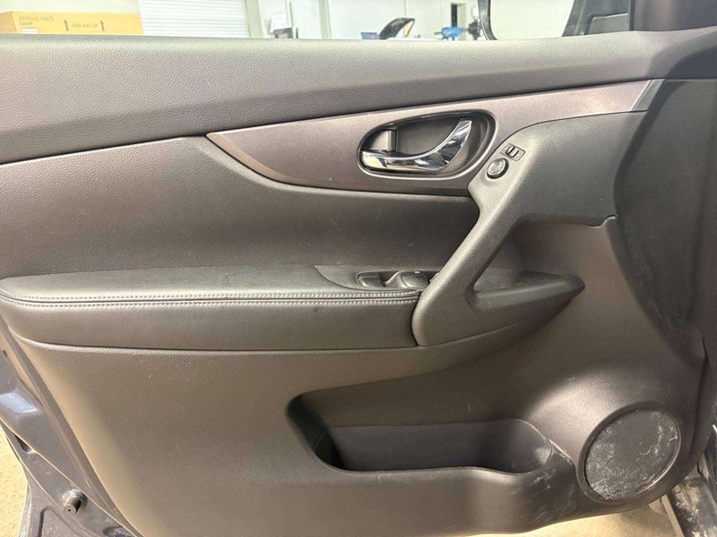 2016 Nissan Rogue S (CVT)