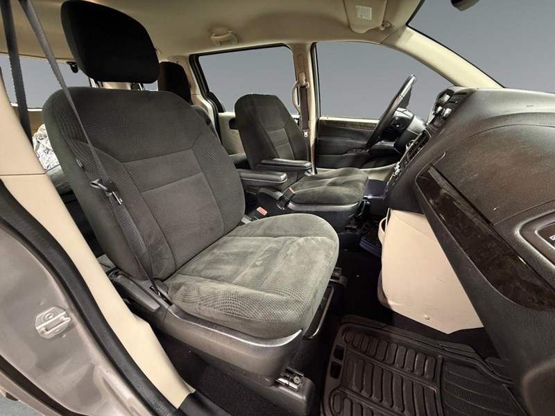 2016 Dodge Grand Caravan SE/SXT