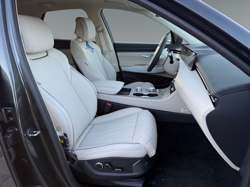 2026 Genesis GV70 2.5T Prestige