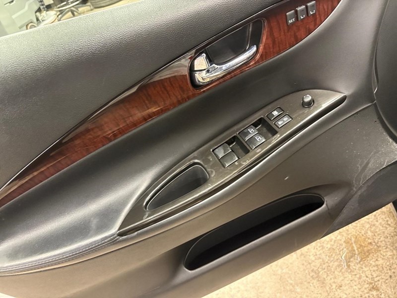 2017 INFINITI QX50 Base