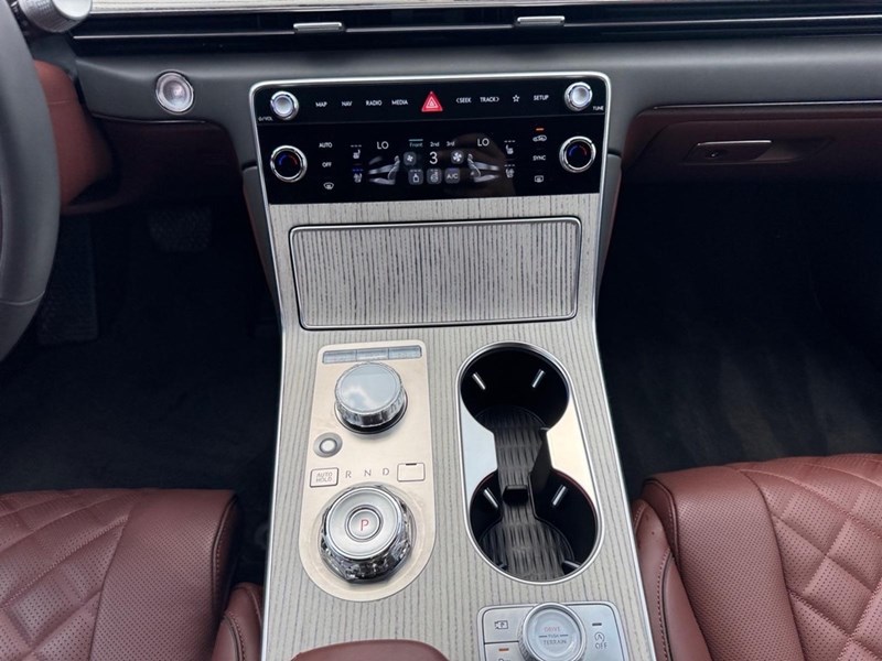 2025 Genesis GV80 3.5T Advanced w/Tech Pkg 7P