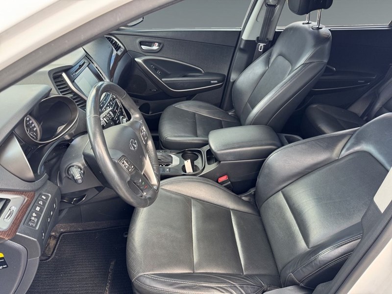 2017 Hyundai Santa Fe XL Luxury w/6 Passenger (A6)