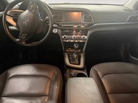 2020 Hyundai Elantra Luxury IVT