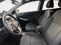 2017 Hyundai Accent 5dr HB Auto SE