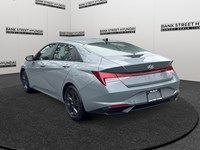 2022 Hyundai Elantra Preferred IVT