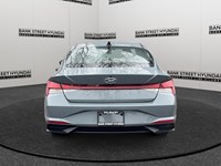 2022 Hyundai Elantra Preferred IVT