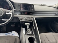 2022 Hyundai Elantra Preferred IVT