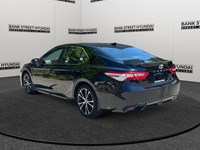 2020 Toyota Camry SE Auto