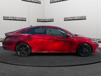 2022 Hyundai Elantra Preferred IVT w/Sun & Tech Package