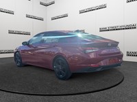 2022 Hyundai Elantra Preferred IVT w/Sun & Tech Package