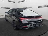 2022 Hyundai Elantra Preferred IVT w/Sun & Tech Package