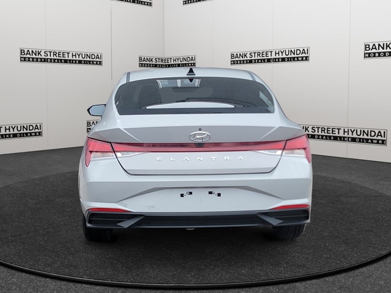 2021 Hyundai Elantra Preferred IVT