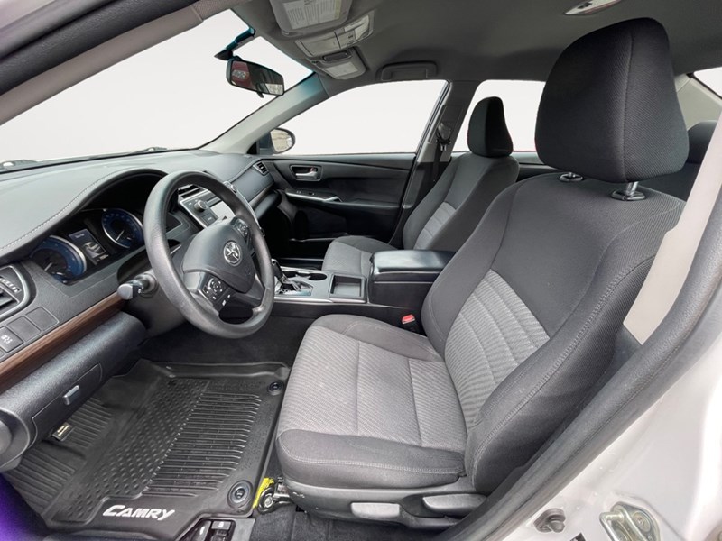 2017 Toyota Camry 4dr Sdn I4 Auto LE
