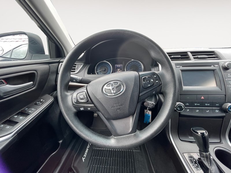2017 Toyota Camry 4dr Sdn I4 Auto LE