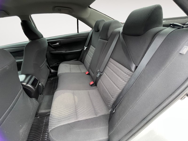 2017 Toyota Camry 4dr Sdn I4 Auto LE