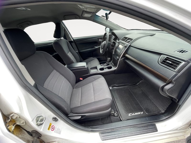 2017 Toyota Camry 4dr Sdn I4 Auto LE