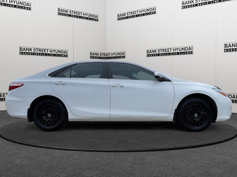2017 Toyota Camry 4dr Sdn I4 Auto LE